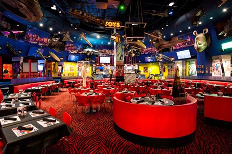 planet hollywood restaurants.